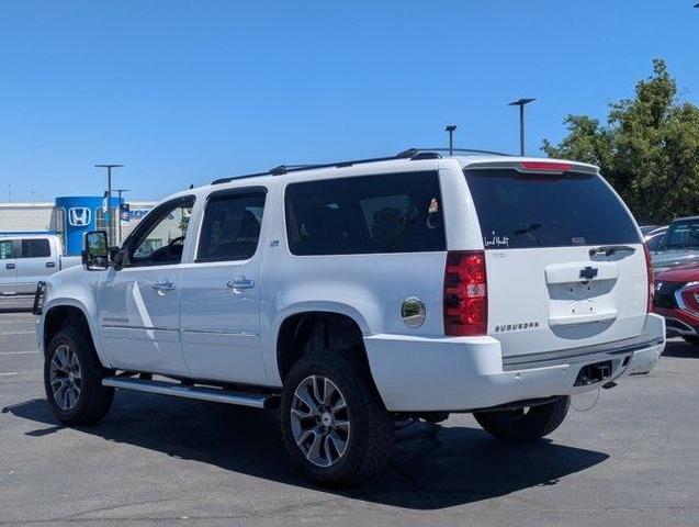 Photo of 2014 Summit White Chevrolet Suburban
