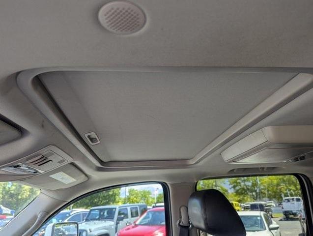 Photo of 2014 Summit White Chevrolet Suburban