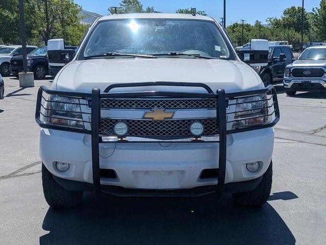 Photo of 2014 Summit White Chevrolet Suburban