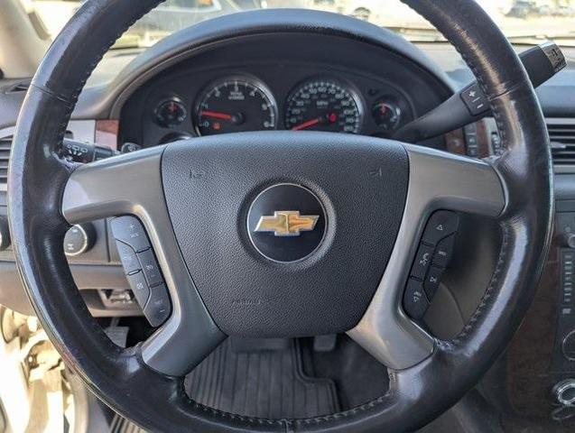 Photo of 2014 Summit White Chevrolet Suburban