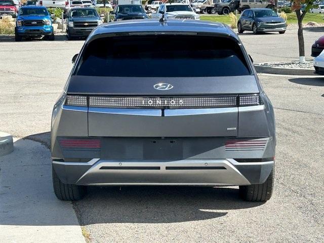 Photo of 2022 Gray Hyundai IONIQ 5