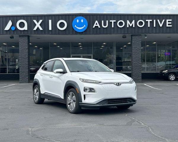 Photo of 2021 Lunar White Hyundai KONA EV