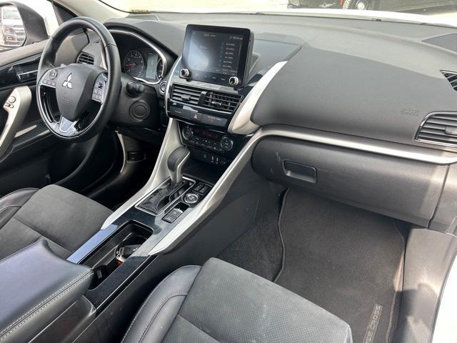 Photo of 2024 White Mitsubishi Eclipse Cross