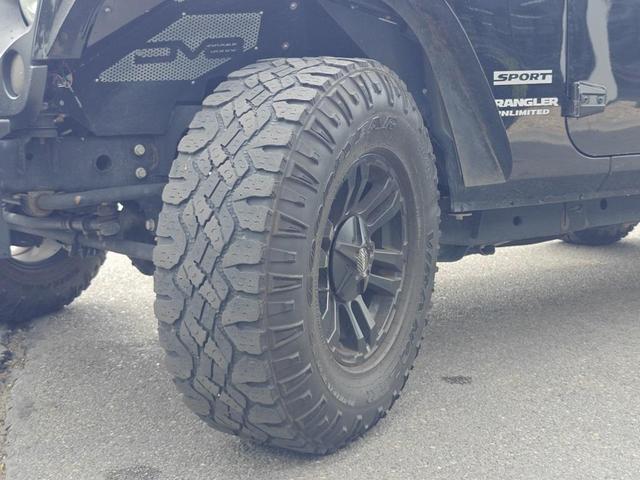 Photo of 2017 Black Clearcoat Jeep Wrangler Unlimited
