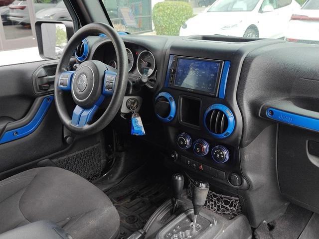 Photo of 2017 Black Clearcoat Jeep Wrangler Unlimited