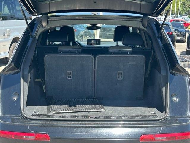 Photo of 2017 Night Black Audi Q7
