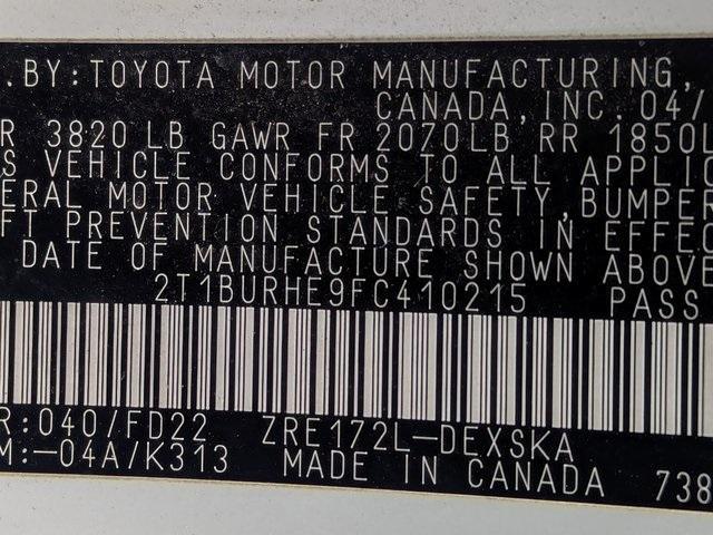Photo of 2015 White Toyota Corolla