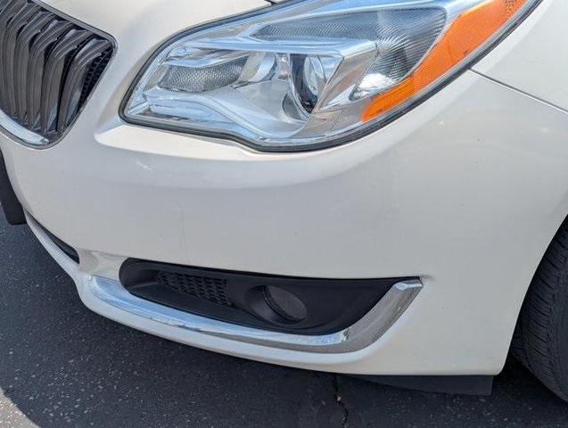 Photo of 2015 White Diamond Tri-Coat Buick Regal