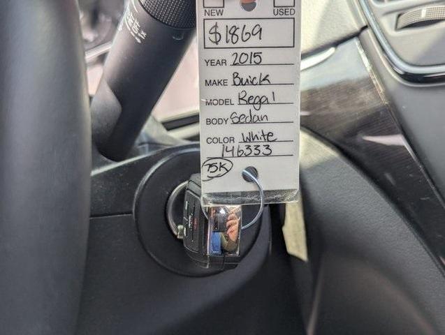 Photo of 2015 White Diamond Tri-Coat Buick Regal