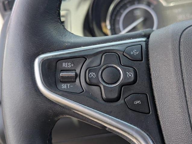 Photo of 2015 White Diamond Tri-Coat Buick Regal
