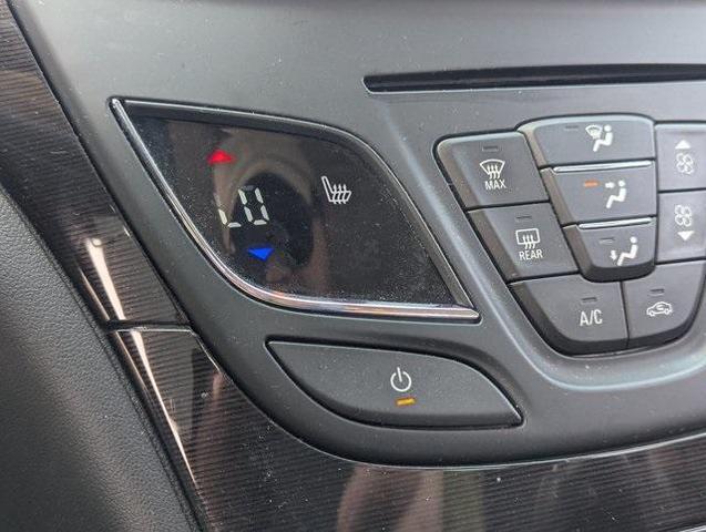 Photo of 2015 White Diamond Tri-Coat Buick Regal