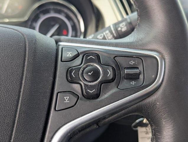 Photo of 2015 White Diamond Tri-Coat Buick Regal