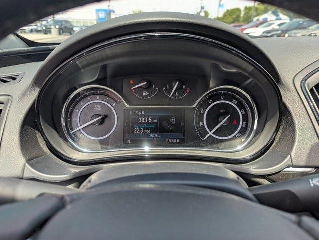 Photo of 2015 White Diamond Tri-Coat Buick Regal