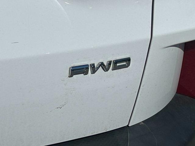 Photo of 2021 Oxford White Ford Escape