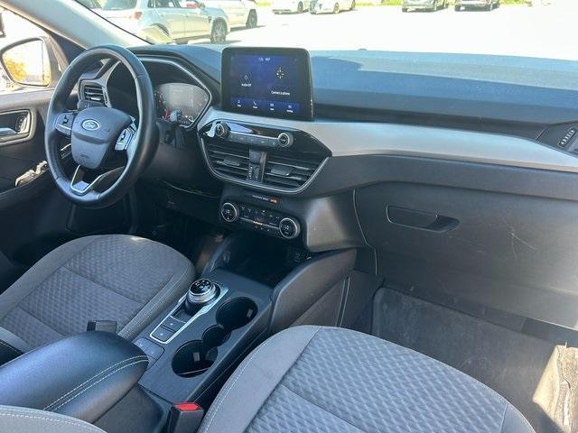 Photo of 2021 Oxford White Ford Escape