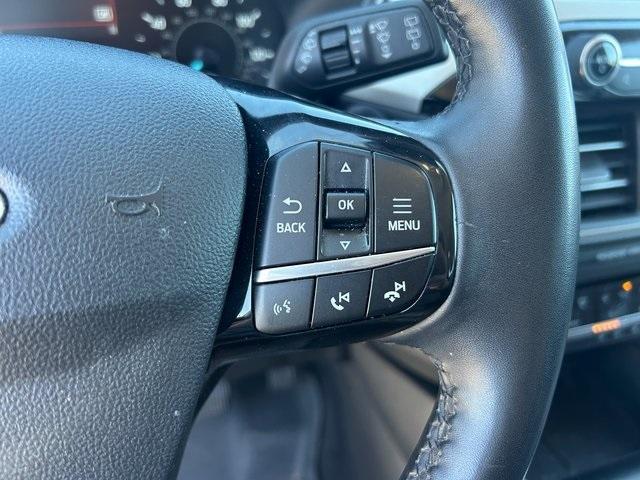 Photo of 2021 Oxford White Ford Escape