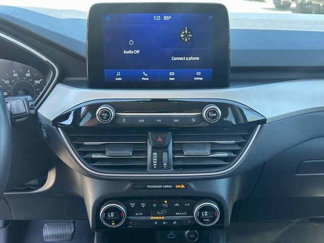 Photo of 2021 Oxford White Ford Escape