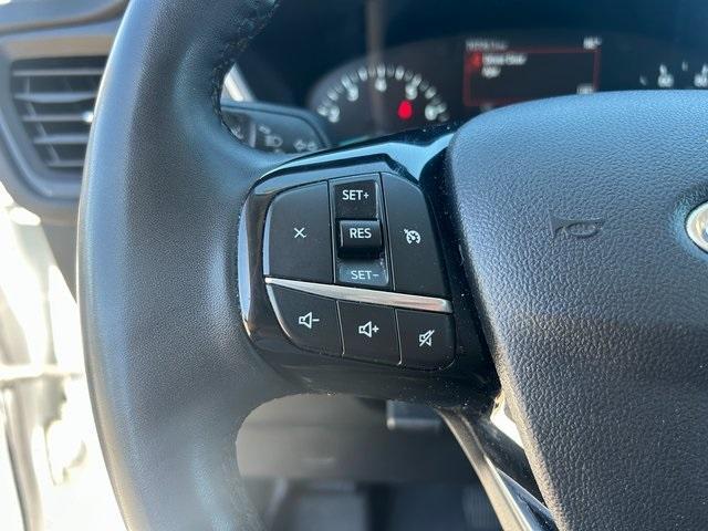 Photo of 2021 Oxford White Ford Escape