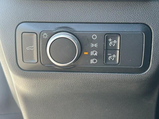 Photo of 2021 Oxford White Ford Escape