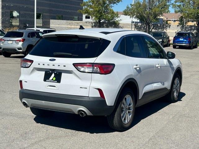 Photo of 2021 Oxford White Ford Escape