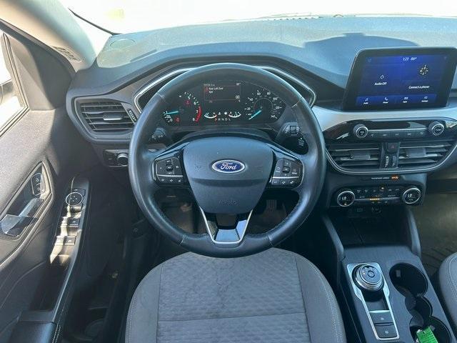 Photo of 2021 Oxford White Ford Escape