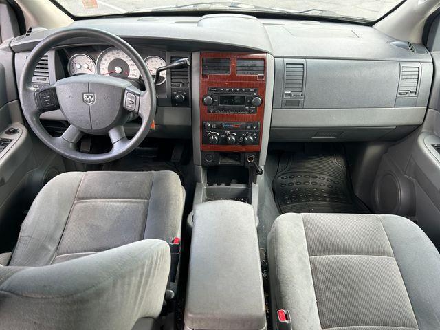 Photo of 2006 Bright White Clearcoat Dodge Durango