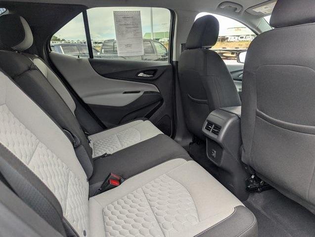 Photo of 2021 Silver Ice Metallic Chevrolet Equinox