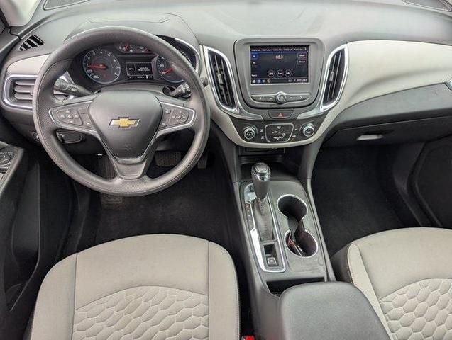 Photo of 2021 Silver Ice Metallic Chevrolet Equinox
