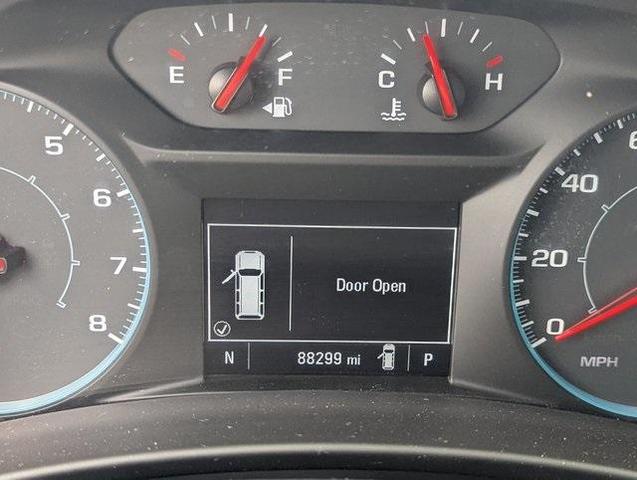 Photo of 2021 Silver Ice Metallic Chevrolet Equinox