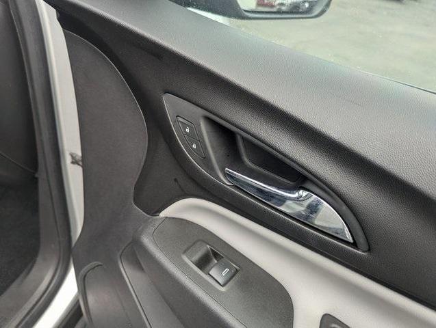 Photo of 2021 Silver Ice Metallic Chevrolet Equinox