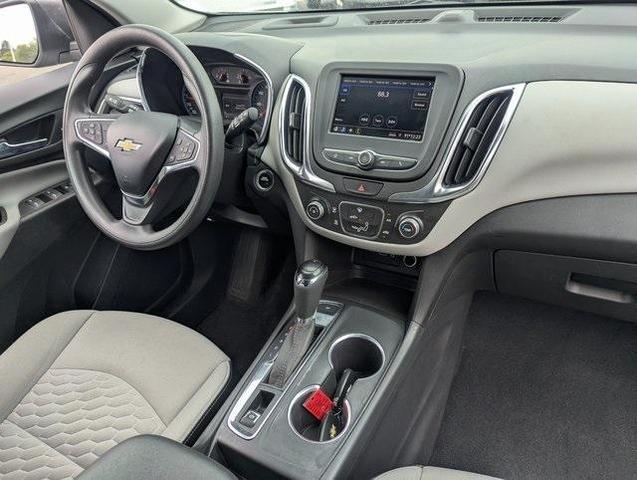 Photo of 2021 Silver Ice Metallic Chevrolet Equinox