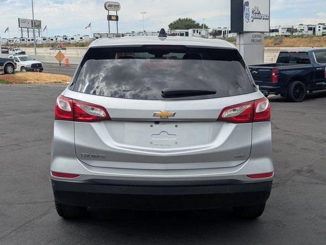 Photo of 2021 Silver Ice Metallic Chevrolet Equinox