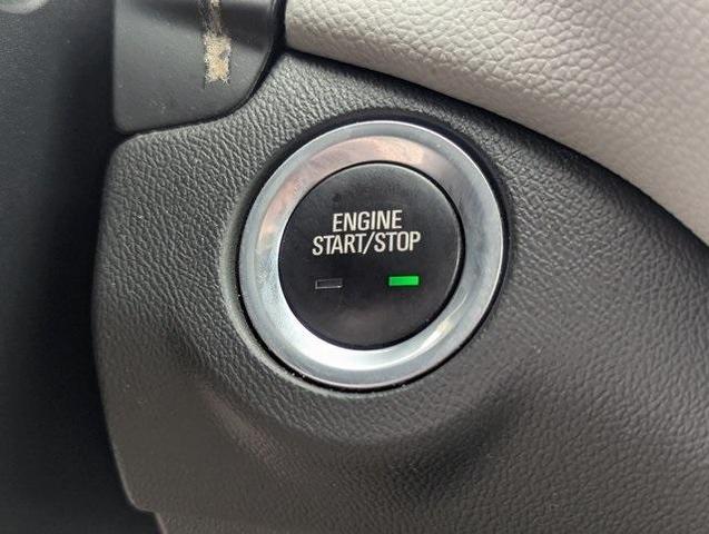 Photo of 2021 Silver Ice Metallic Chevrolet Equinox