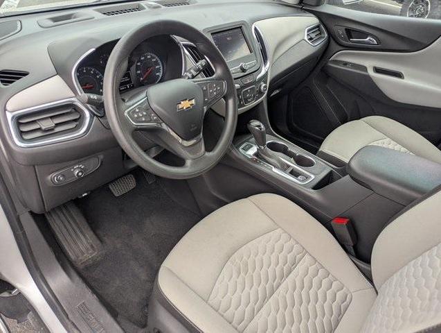 Photo of 2021 Silver Ice Metallic Chevrolet Equinox