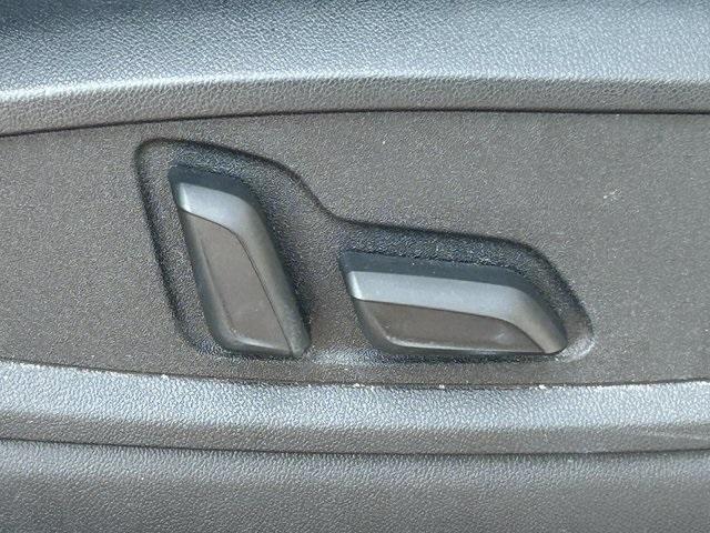 Photo of 2023 Ibis White Audi Q5