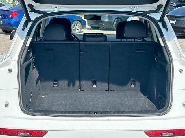 Photo of 2023 Ibis White Audi Q5