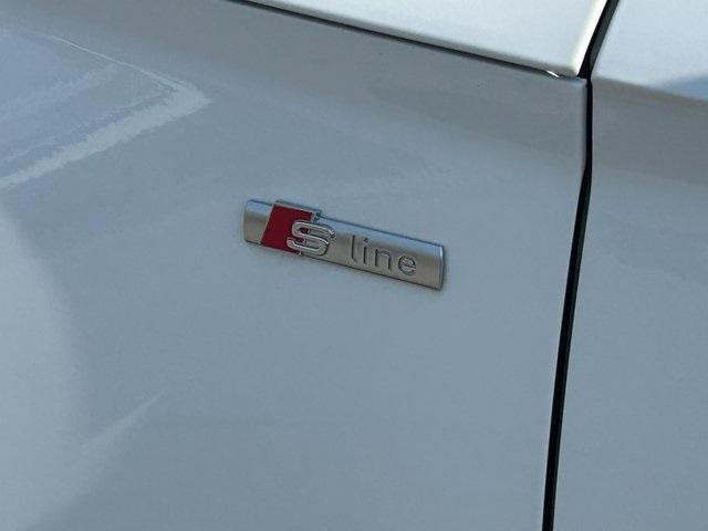 Photo of 2023 Ibis White Audi Q5