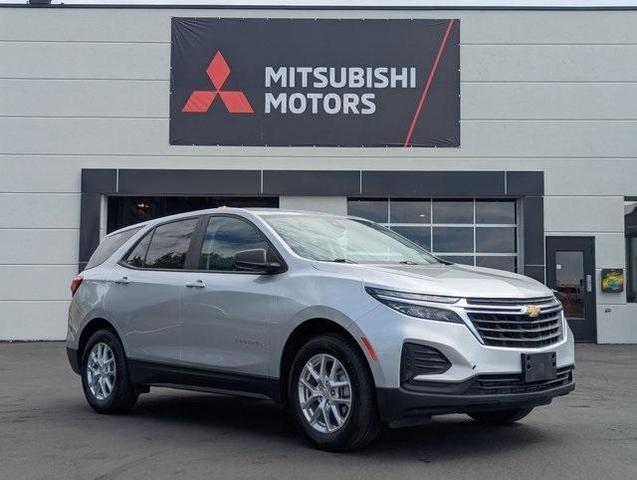 Photo of 2022 Silver Ice Metallic Chevrolet Equinox