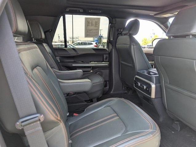 Photo of 2022 White Ford Expedition