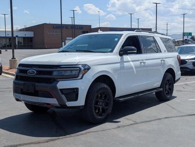 Photo of 2022 White Ford Expedition