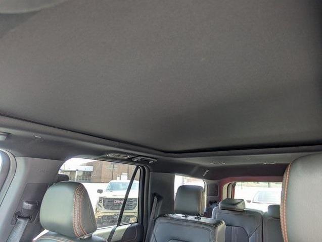 Photo of 2022 White Ford Expedition