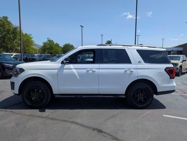 Photo of 2022 White Ford Expedition