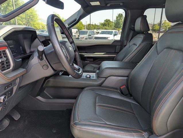Photo of 2022 White Ford Expedition