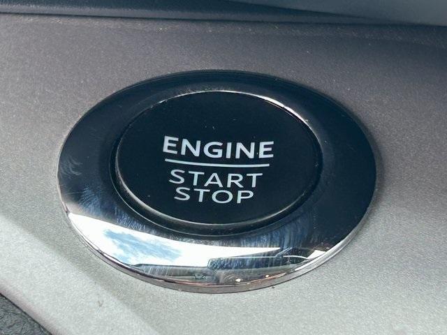 Photo of 2024 Oxford White Ford Explorer