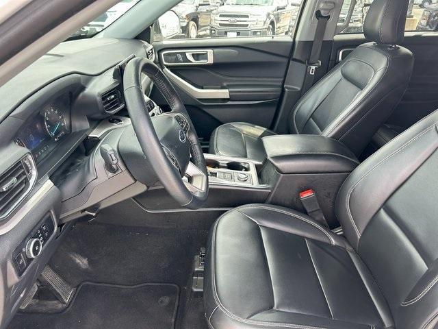 Photo of 2024 Oxford White Ford Explorer