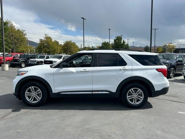 Photo of 2024 Oxford White Ford Explorer