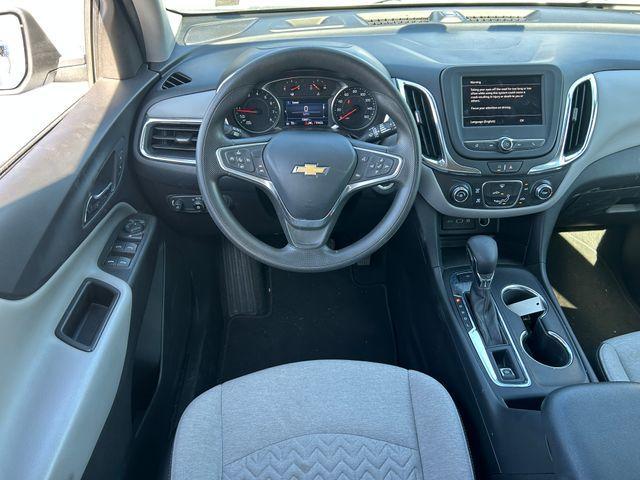 Photo of 2023 Summit White Chevrolet Equinox