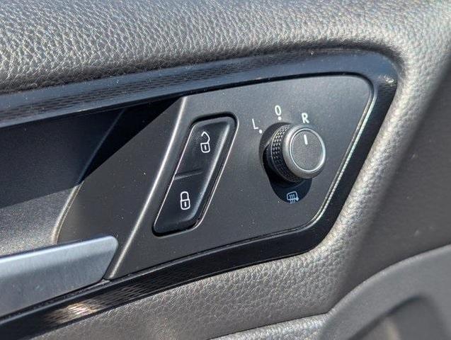 Photo of 2015 Deep Black Volkswagen Golf GTI
