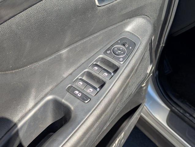 Photo of 2023 Shimmering Silver Pearl Hyundai SANTA FE