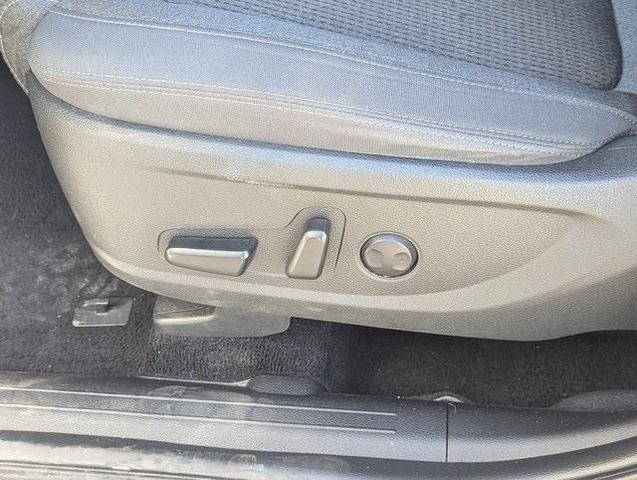Photo of 2023 Shimmering Silver Pearl Hyundai SANTA FE